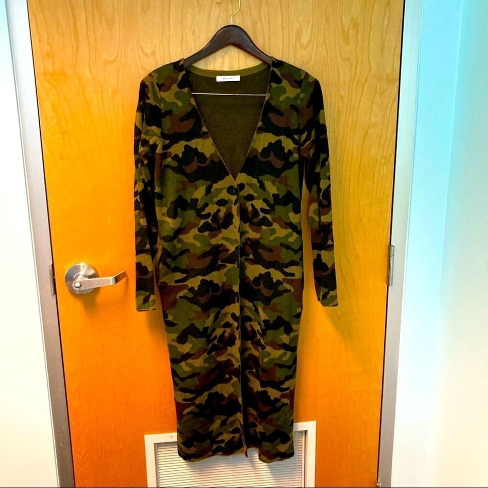 MOUSSY Sz M (estimated) Camo Long Line Button Up Duster Cardigan with Pockets